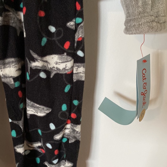 NWT Cat & Jack 2 Piece Shark Pajamas w/ Shark Fin Hood - Picture 2 of 3